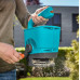 Ръчна сеялка за семена GARDENA Handspreader M